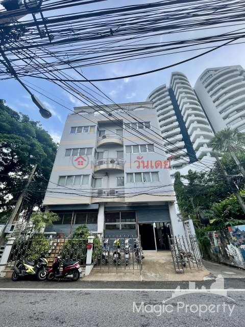 4 Floors Commercial Building For Sale on Yen Akat Rd, Chong Nonsi, Yan Nawa, Bangkok _0