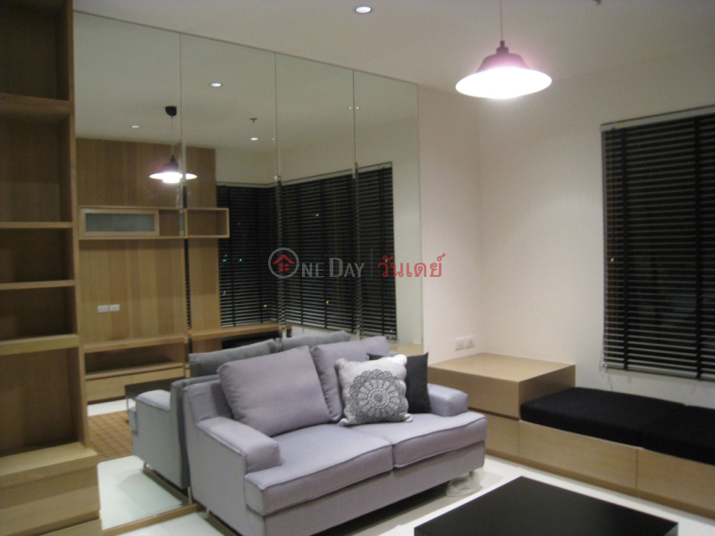 Condo for Rent: The Emporio Place, 48 m², 1 bedroom(s) Rental Listings