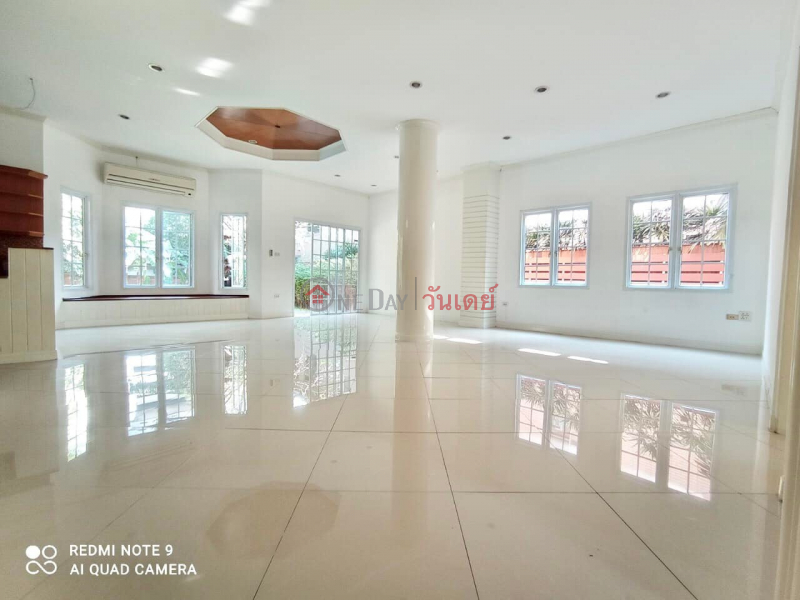 ฿ 180,000/ เดือน 3-Storey Single House in Prompong