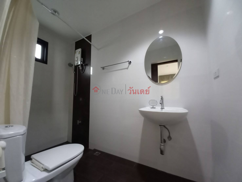 ฿ 60,000/ month Single House With Nice Garden Ekamai