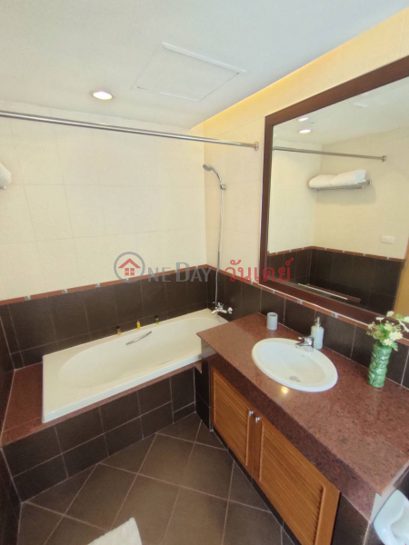 ฿ 90,000/ month, Apartment for Rent: Esmeralda Apartments, 250 m², 3 bedroom(s)