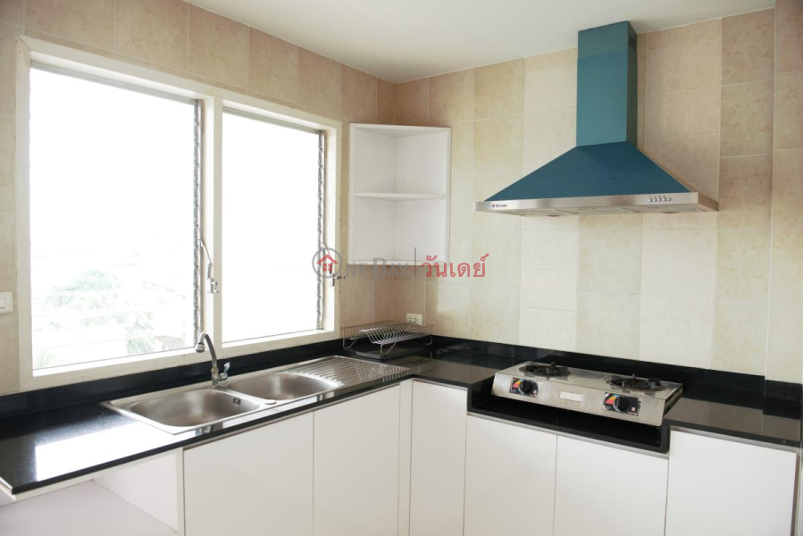 ฿ 20,000/ month, Townhouse for Rent: Townhouse Sathu Pradit 55, 180 m², 3 bedroom(s)