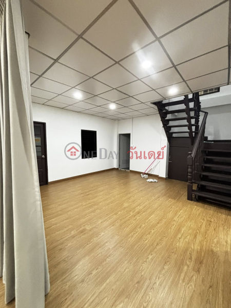 ฿ 38,000/ เดือน, ศูนย์กลางธุรกิจลาดพร้าว: ให้เช่าสำนักงาน/บ้าน 2 ชั้น ทำเลยุทธศาสตร์