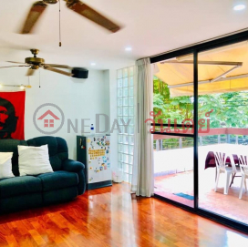 House in compound with club house in Sukhumvit 71 for sale _0