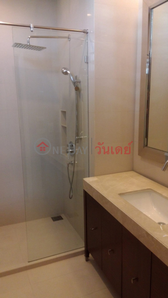 big Balcony near BTS Thonglor Rental Listings (TRI-8012)