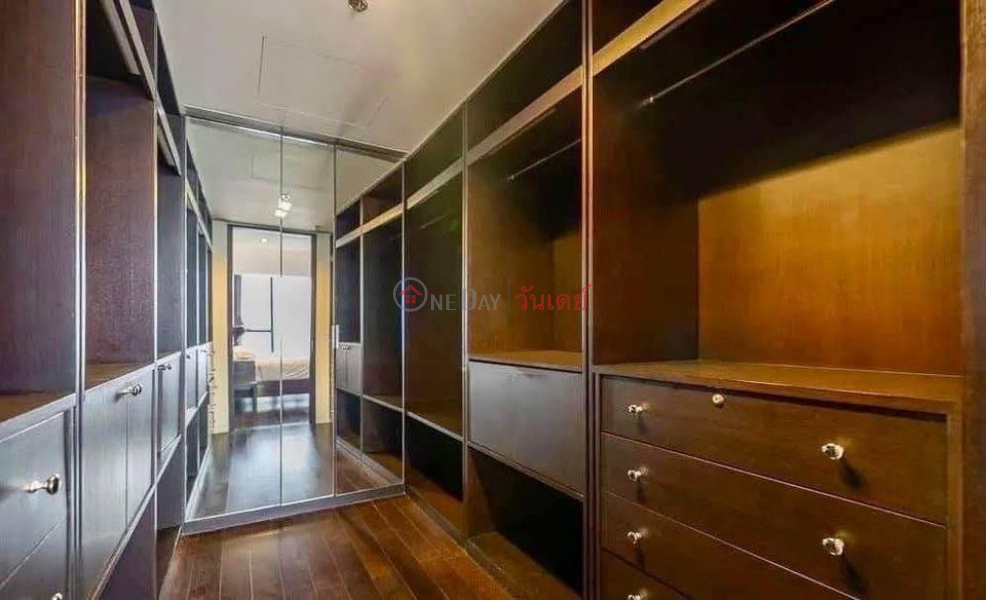 ฿ 300,000/ month For rent The Met Condominium (54th floor, building D)