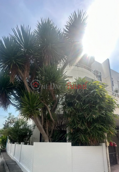 ให้เช่า: บ้านหัวมุม 4 ห้องนอน ปรับปรุงใหม่ – สุขุมวิท 105 (ศรีลาซาล) รายการเช่า