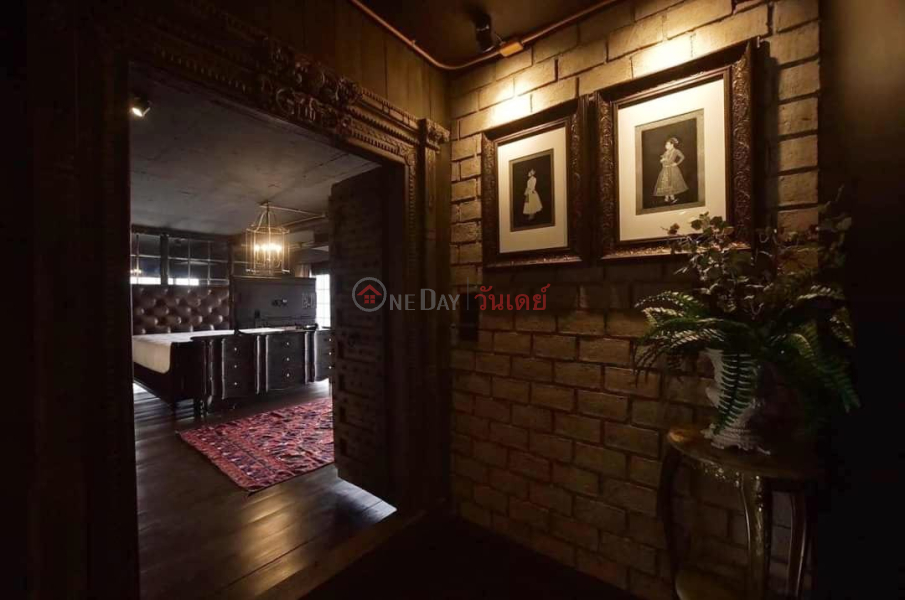 Stunning New York Loft 2 Bedroom Duplex Unit at Phromphong Rental Listings