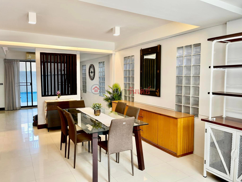 อื่นๆ สำหรับ เช่า: Townhome, 300 ตร.ม., 4 ห้องนอน รายการเช่า