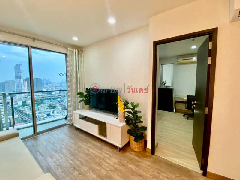 Condo for Rent: Sky Walk Condominium, 60 m², 2 bedroom(s) Rental Listings