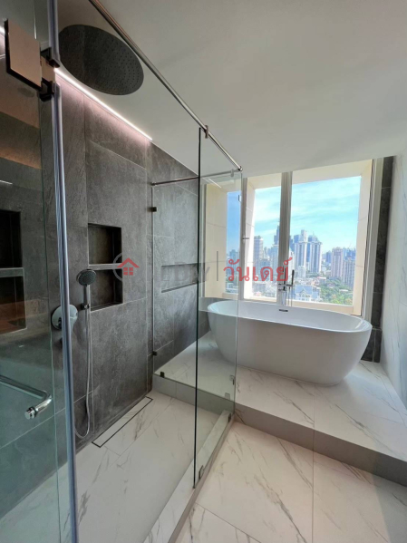 ฿ 95,000/ month Condo for Rent: The Empire Place, 158 m², 3 bedroom(s)