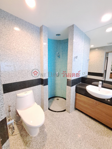 Modern 2 Bedroom Unit to Phrakhanong Rental Listings (TRI-5812)