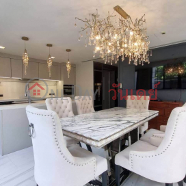 ULTRA-LUXURY 5-STORY TOWNHOME AT QUARTER 31 _0