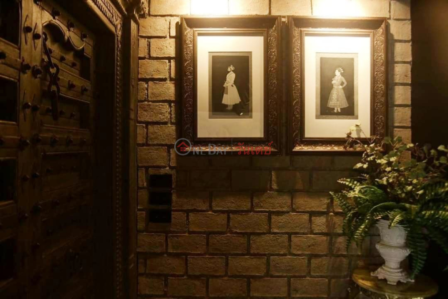 ฿ 125,000/ month Stunning New York Loft 2 Bedroom Duplex Unit at Phromphong