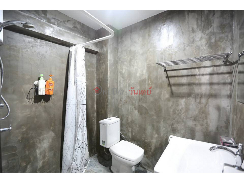 Townhouse for Rent: Townhouse Near Bts Phrakanong, 200 m², 6 bedroom(s) Rental Listings