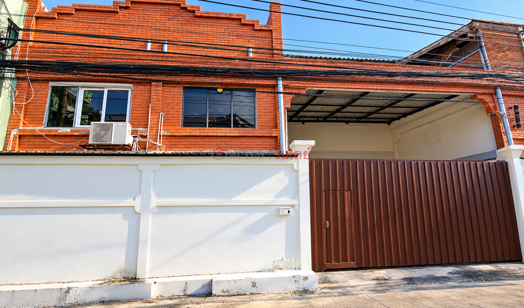 Three-story detached house for sale, Sukhumvit 103/1, near BTS Punnawithi. 8.5 million baht. Thailand, Sales ฿ 8.5Million
