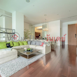 โอเอซิสใจกลางเมืองสุดหรู | คอนโดหรูพร้อมสระว่ายน้ำส่วนตัว _0