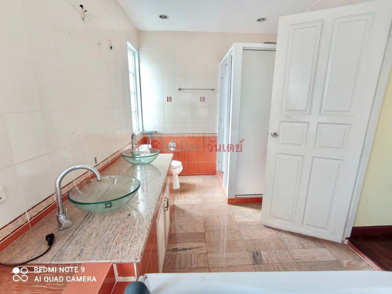 ฿ 180,000/ เดือน 3-Storey Single House in Prompong