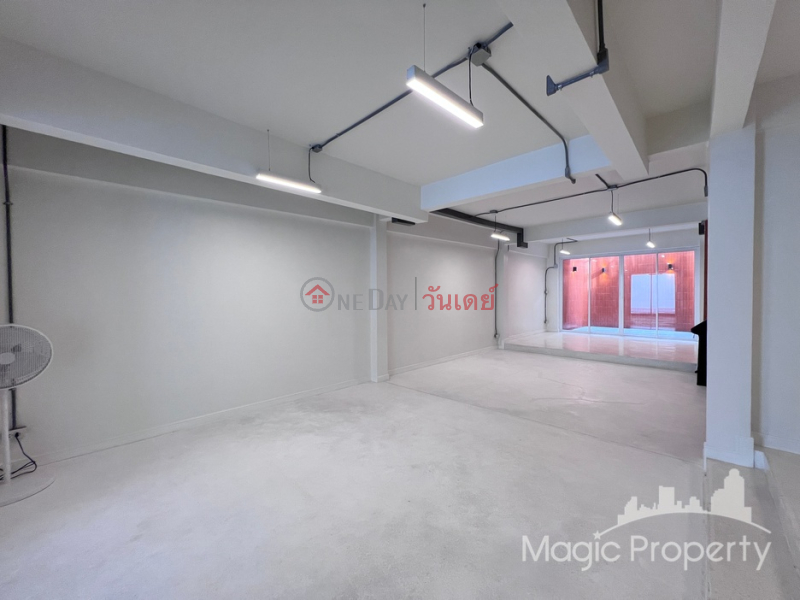 ฿ 200,000/ month Sukhumvit 49, Khlong Tan Nuea, Watthana, Bangkok
