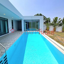 3 beds and 4 baths Modern Pool Villa Pattaya _0