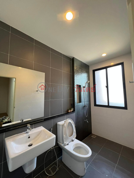 ฿ 30,000/ month Townhouse for Rent: Baan Klang Muang Rama 9, 168 m², 3 bedroom(s)