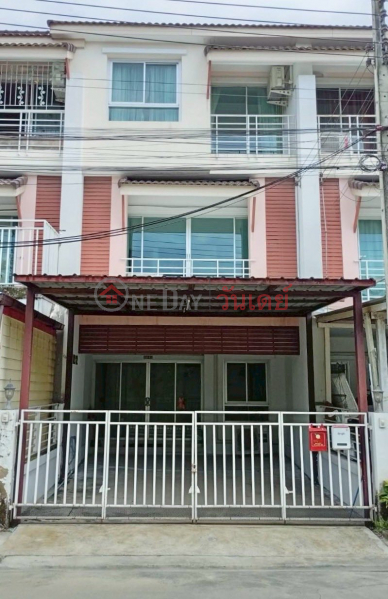 ทาวน์โฮม 4 ห้องนอนกว้างขวาง – การเชื่อมต่อสูง รายการเช่า