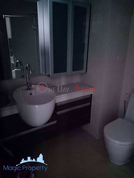 ฿ 30,000/ month | Sky Walk Condominium, Phra Khanong Nuea, Watthana, Bangkok