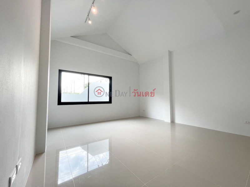 Newly built house in English style, price only 2.99 million Thailand, Sales ฿ 2.99Million