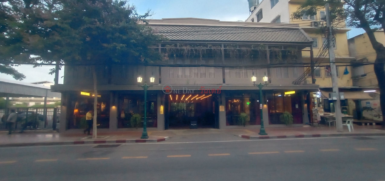บ้านตึกดิน 122 ถนน ดินสอ (Baan Tuek Din 122 Dinso Road) พระนคร | OneDay วันเดย์(2)