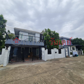 House for Rent: Chirathip Village, 256 m², 3 bedroom(s) - OneDay_0