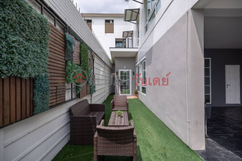 Townhouse for Rent: Bless Town Sukhumvit 50, 280 m², 3 bedroom(s) - OneDay_0