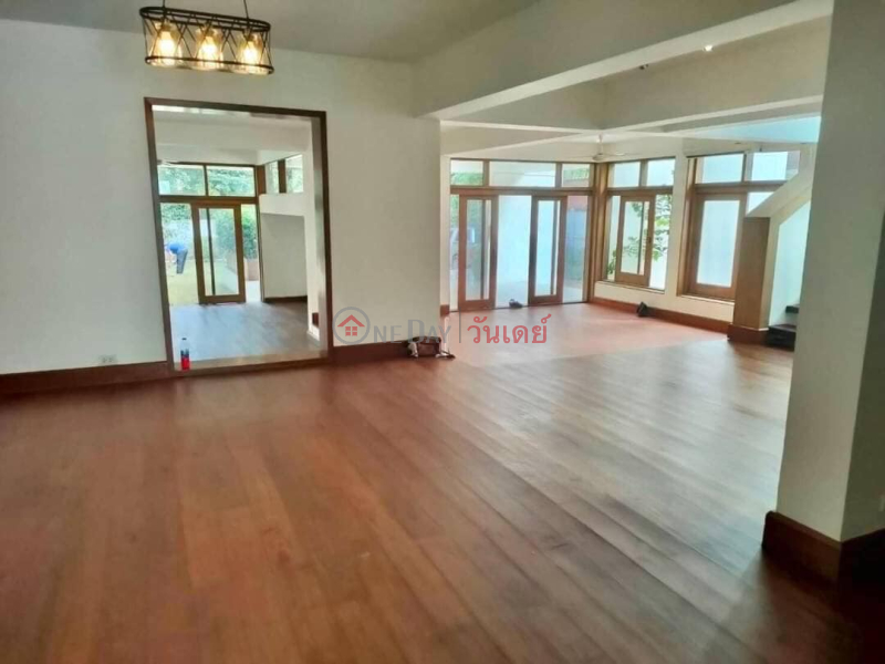 ฿ 350,000/ month Detached House at Phromphong