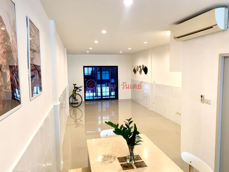 Others for Rent: Townhome, 250 m², 3 bedroom(s) Rental Listings