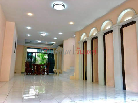 House for Rent: Chicha Castle, 420 m², 3 bedroom(s) - OneDay_0