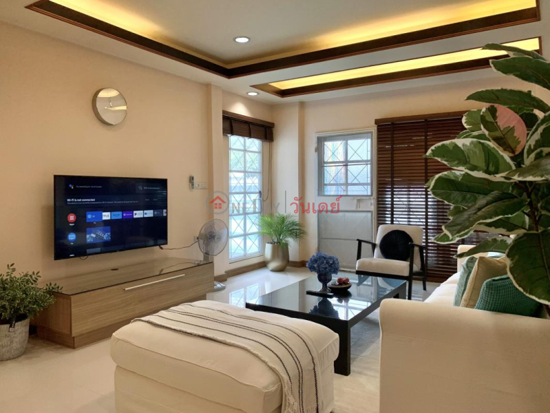 Townhouse for Rent: Baan Aue Sommai Krungthep Kreetha 39, 150 m², 3 bedroom(s) Rental Listings