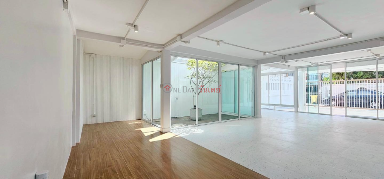 Modern Vintage 3 Beds 4 Baths Soi Sukhumvit 77 Thailand | Sales | ฿ 8.3Million