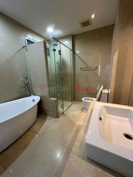 Condo for Rent: The Madison, 151 m², 2 bedroom(s) Rental Listings