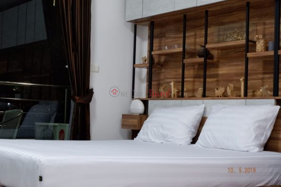 ฿ 12,000/ month Condo for rent Supalai River Place (18th floor)