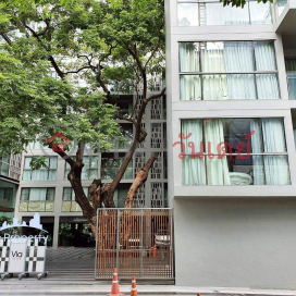 1 Bedroom for Sale in Via Botani Condominium, Khlong Tan Nuea, Watthana, Bangkok _0