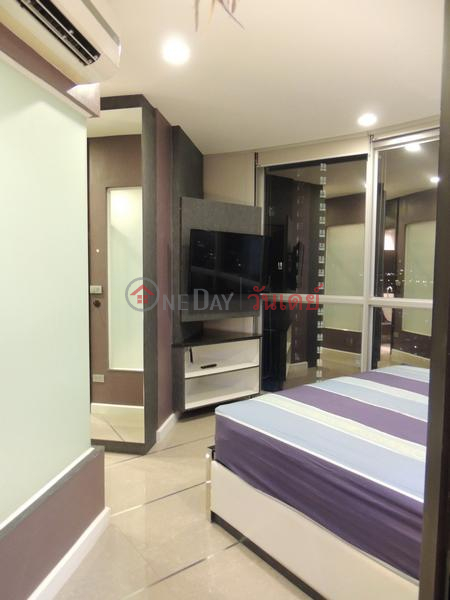 Condo for Rent: Sky Walk Condominium, 52 m², 1 bedroom(s) Rental Listings