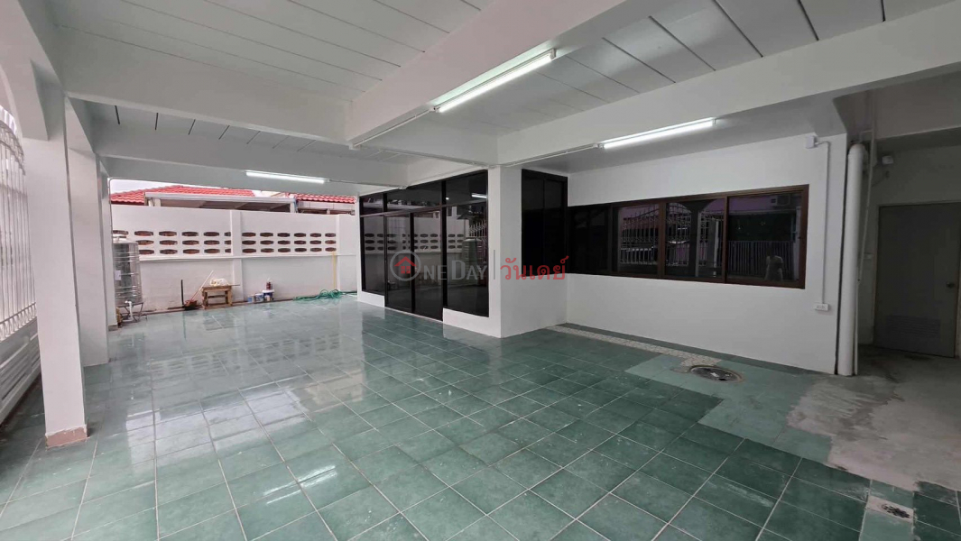 ค้นหาอสังหาริมทรัพย์ในประเทศไทย | OneDay | ที่อยู่อาศัย รายการเช่า | ศูนย์กลางธุรกิจลาดพร้าว: ให้เช่าสำนักงาน/บ้าน 2 ชั้น ทำเลยุทธศาสตร์