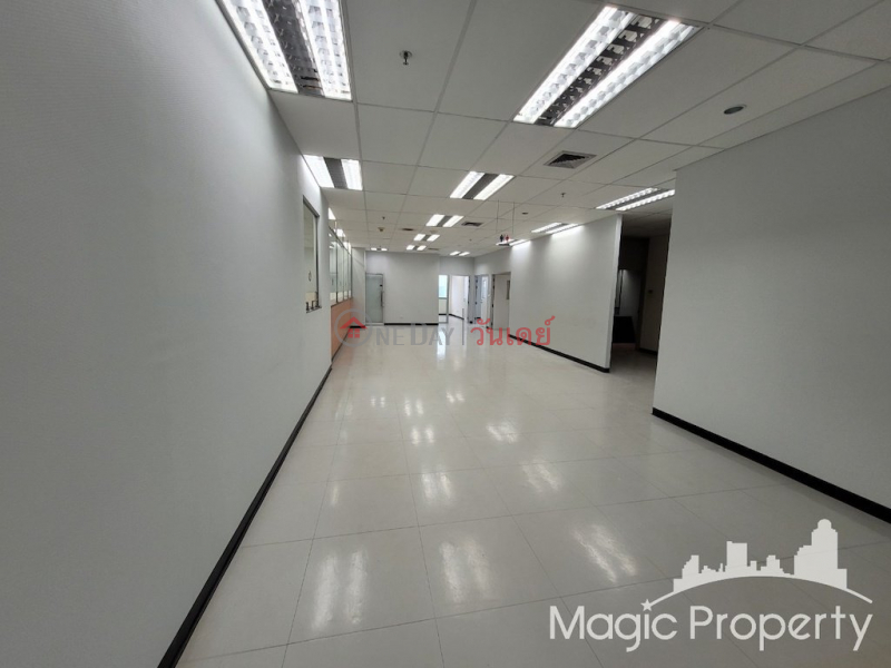 Property Search Thailand | OneDay | Office / Commercial Property Rental Listings RS Tower Ratchadaphisek Road, Din Daeng, Bangkok.