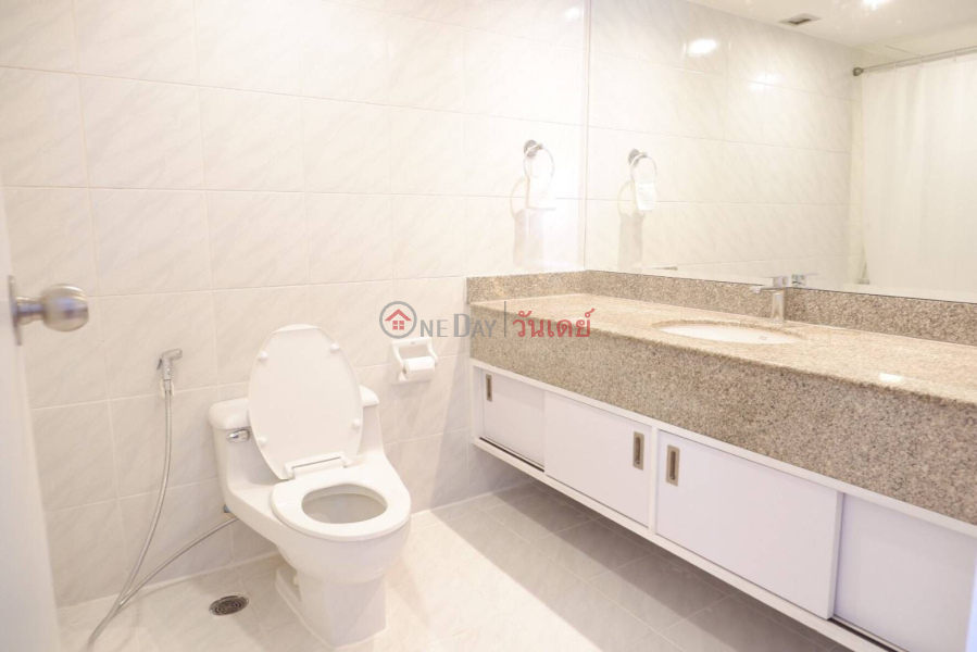 Condo for Rent: Omni Tower Sukhumvit Nana, 134 m², 2 bedroom(s) Rental Listings