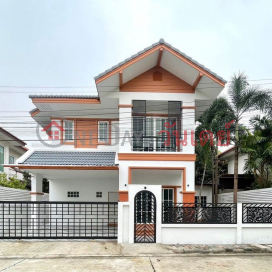 Large detached house, 4 bedrooms (668-9339175214)_0