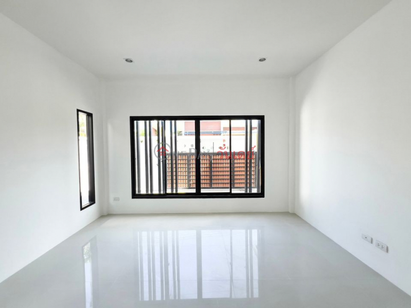 Twin house for sale at Promphan B Town Paklok Village Sales Listings