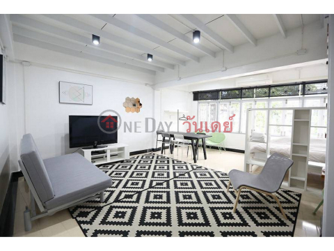 Townhouse for Rent: Townhouse Near Bts Phrakanong, 200 m², 6 bedroom(s) - OneDay_0