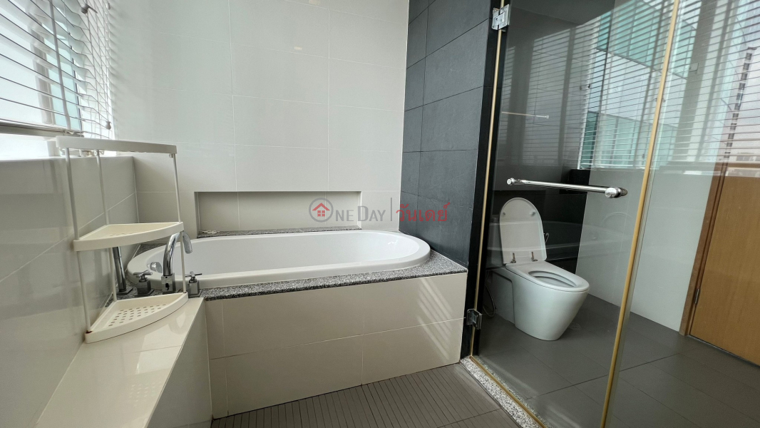 Condo for Rent: Millennium Residence, 130 m², 2 bedroom(s) Rental Listings