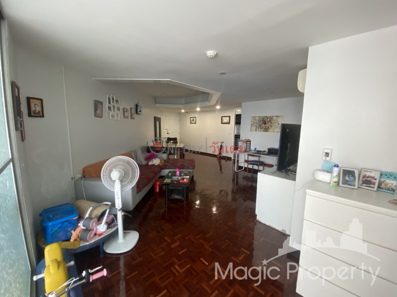 ฿ 15.5Million 4 Bedroom Duplex For Sale in Tai Ping Towers, Watthana, Bangkok