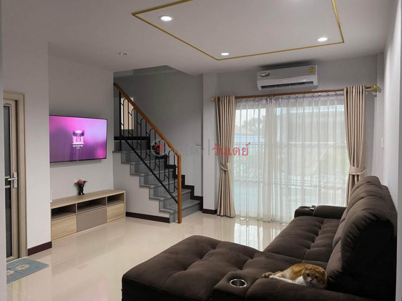 Spacious 2-Story Townhome (Unfurnished) in Niraville Irish, Soi Phanthuwong Rental Listings