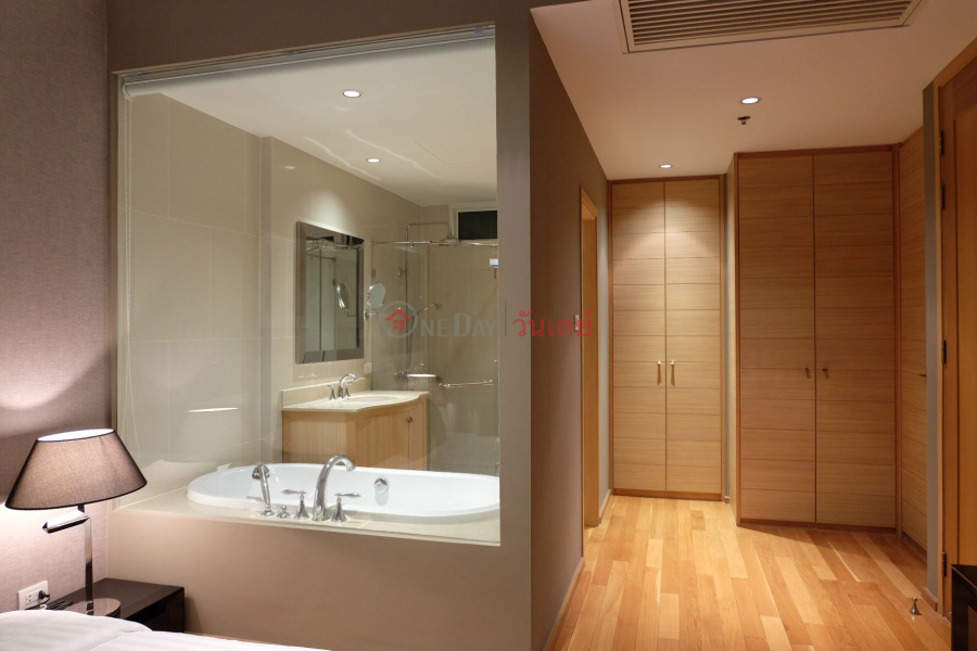 ฿ 54,000/ month, Condo for Rent: The Empire Place, 108 m², 2 bedroom(s)